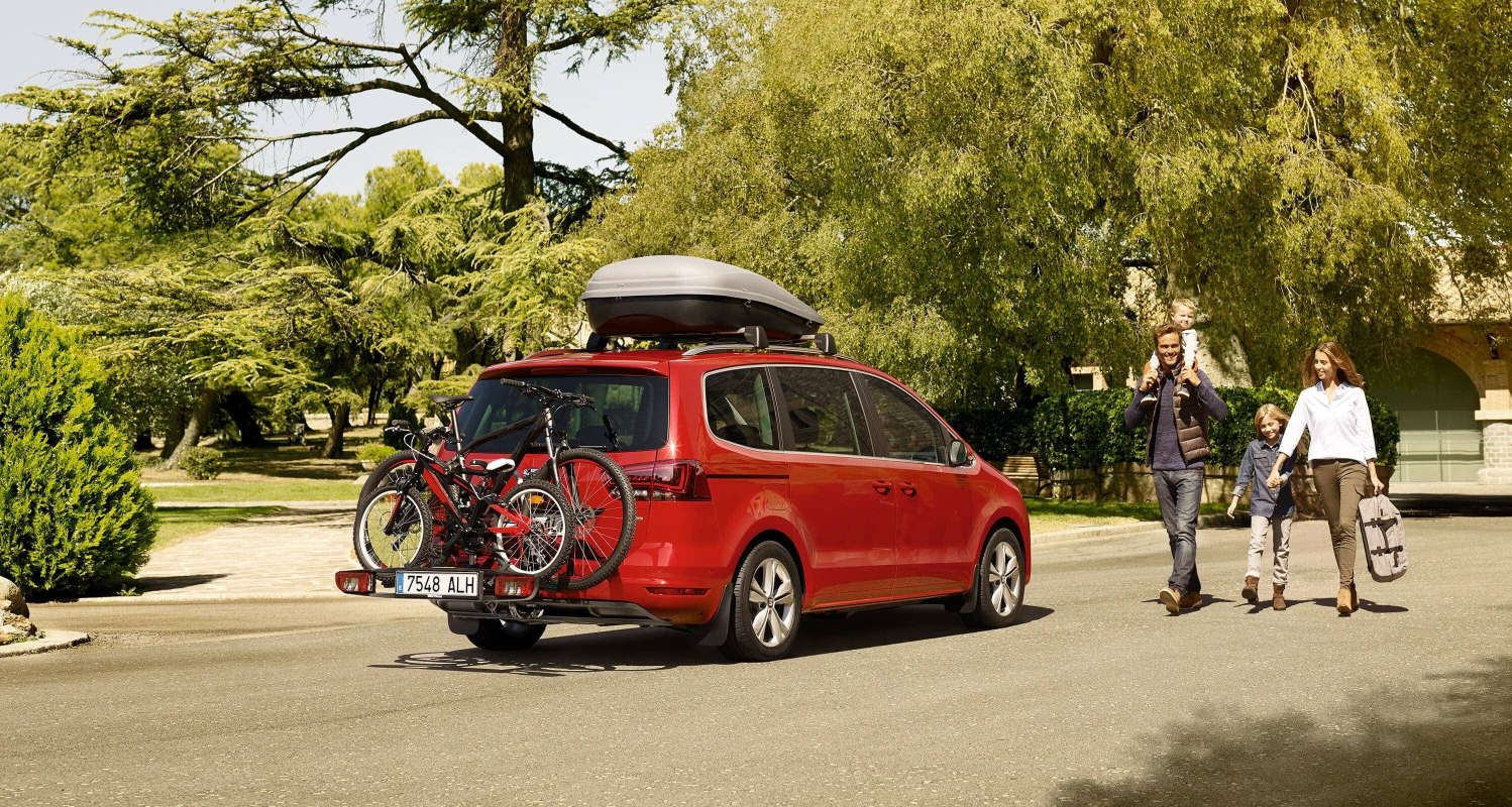 SEAT Alhambra accessories for family vacations and trips