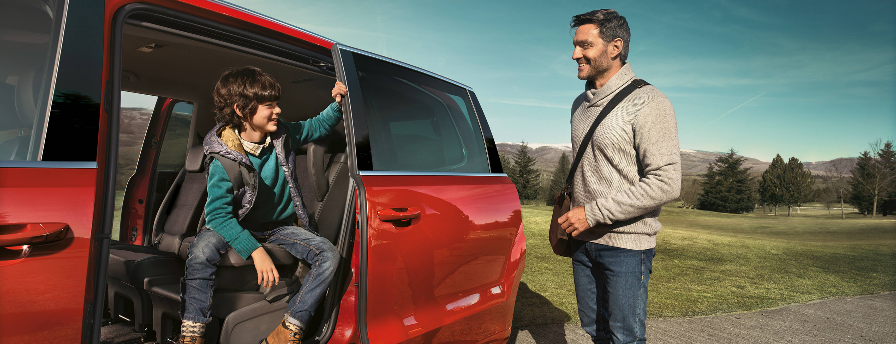 Romance red SEAT Alhambra  4Drive, travel family car