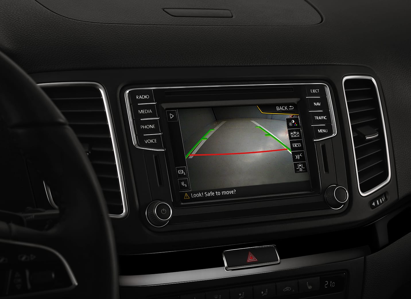 SEAT Alhambra technology with rear view camera