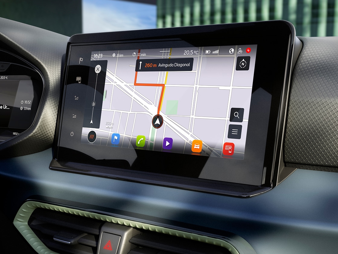 „SEAT Arona“ salonas su jutikliniame ekrane matoma „Seat Connect“