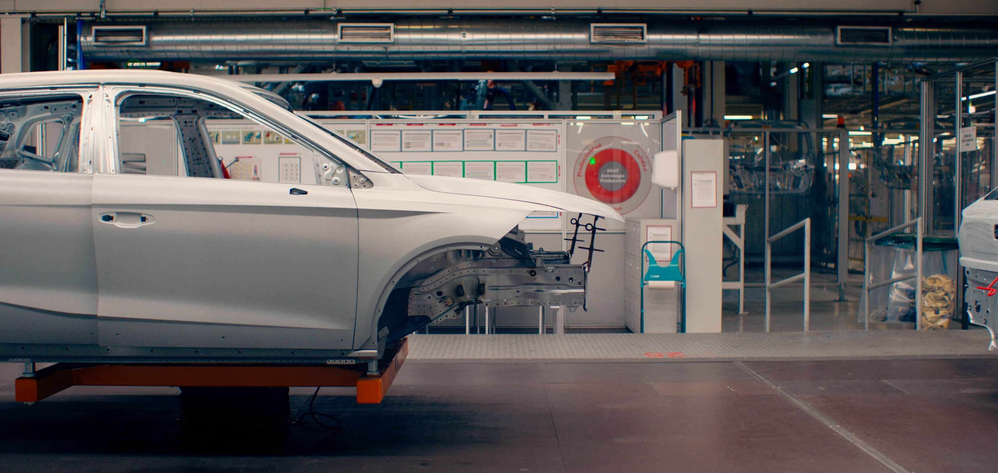 Nevada White SEAT Leon at manufacturing stage Fast Lane