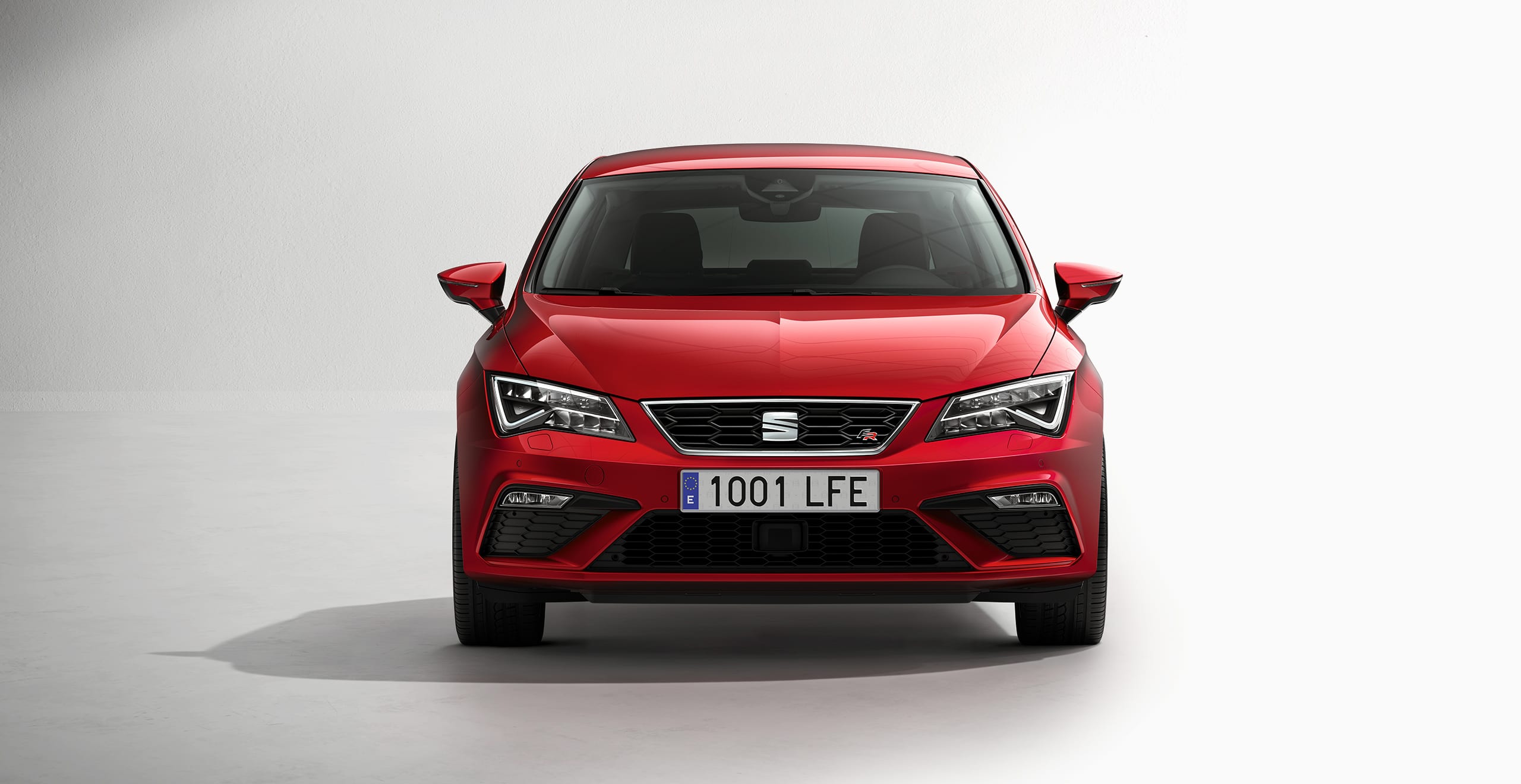 SEAT Leon car front view exterior