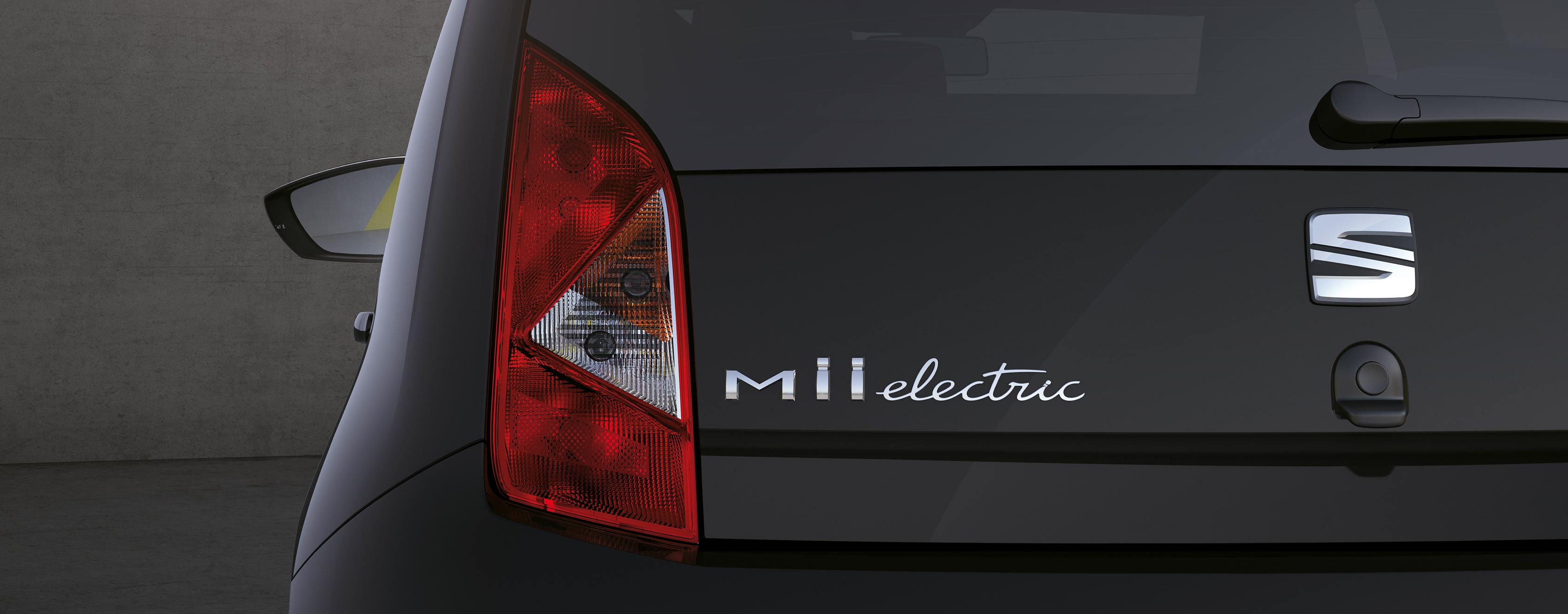 > SEAT Mii electric rear boot with lettering