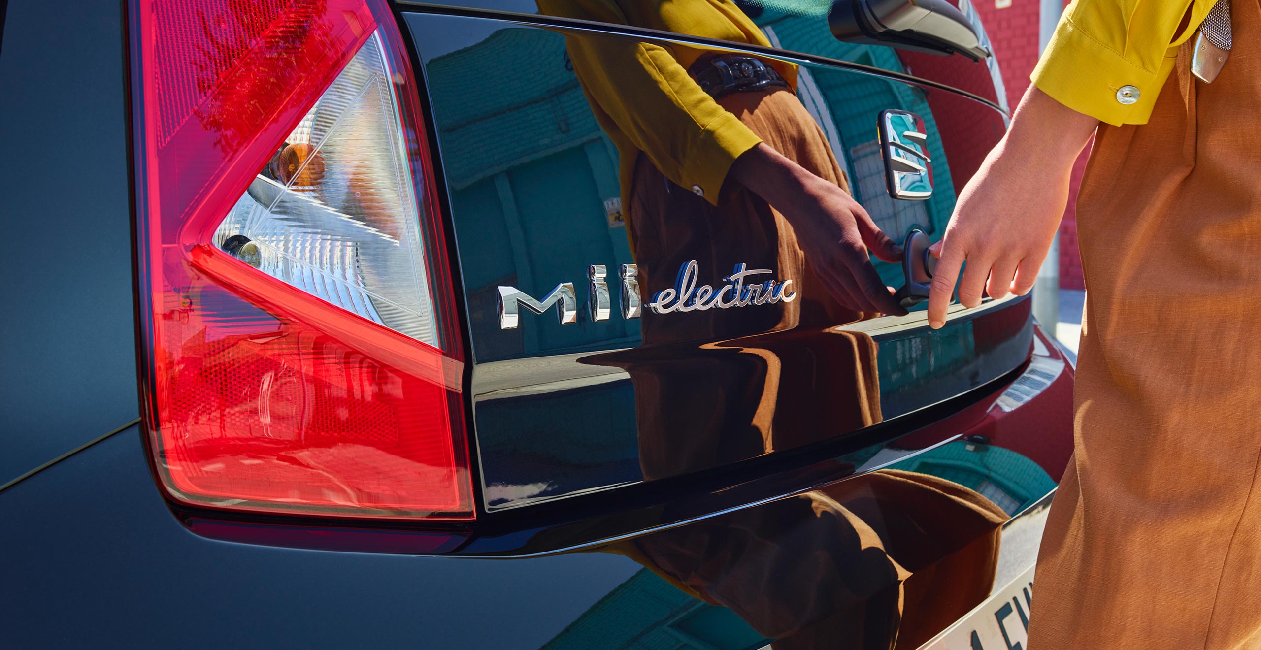 SEAT Mii electric rear lettering