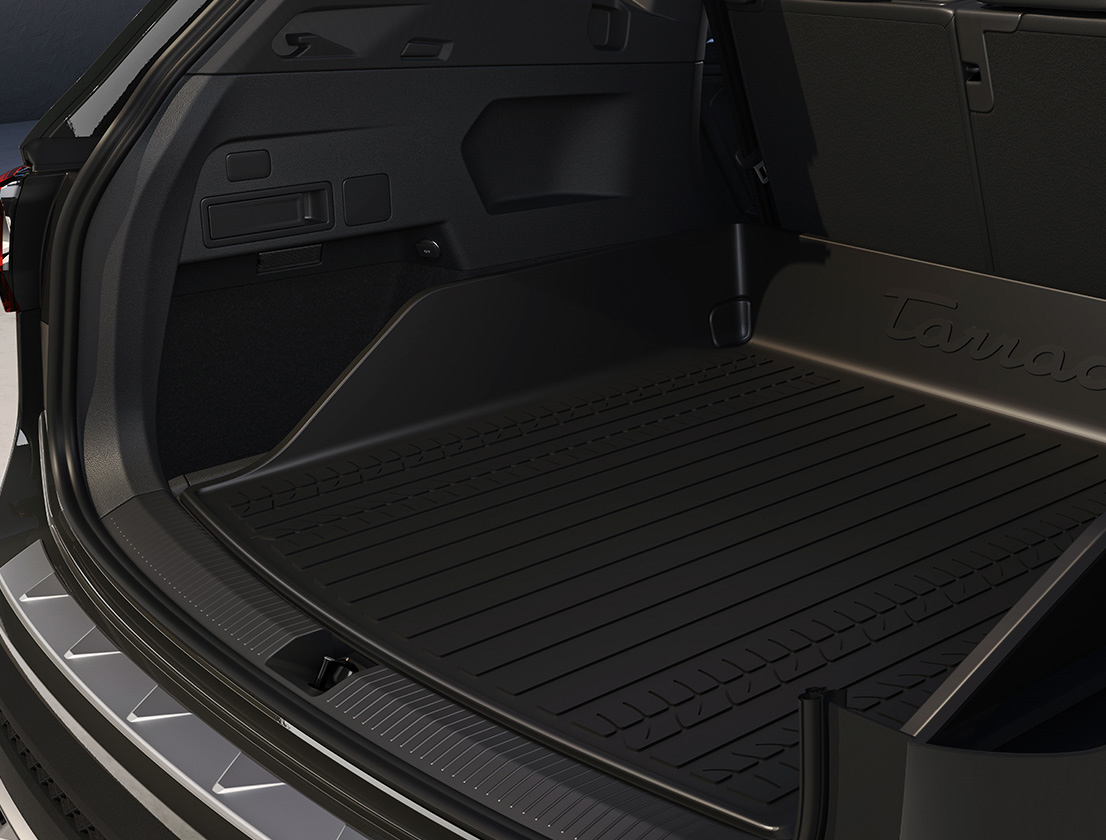 Naujasis SEAT Tarraco XPERIENCE su bagažinės įdėklu aukštais kraštais  