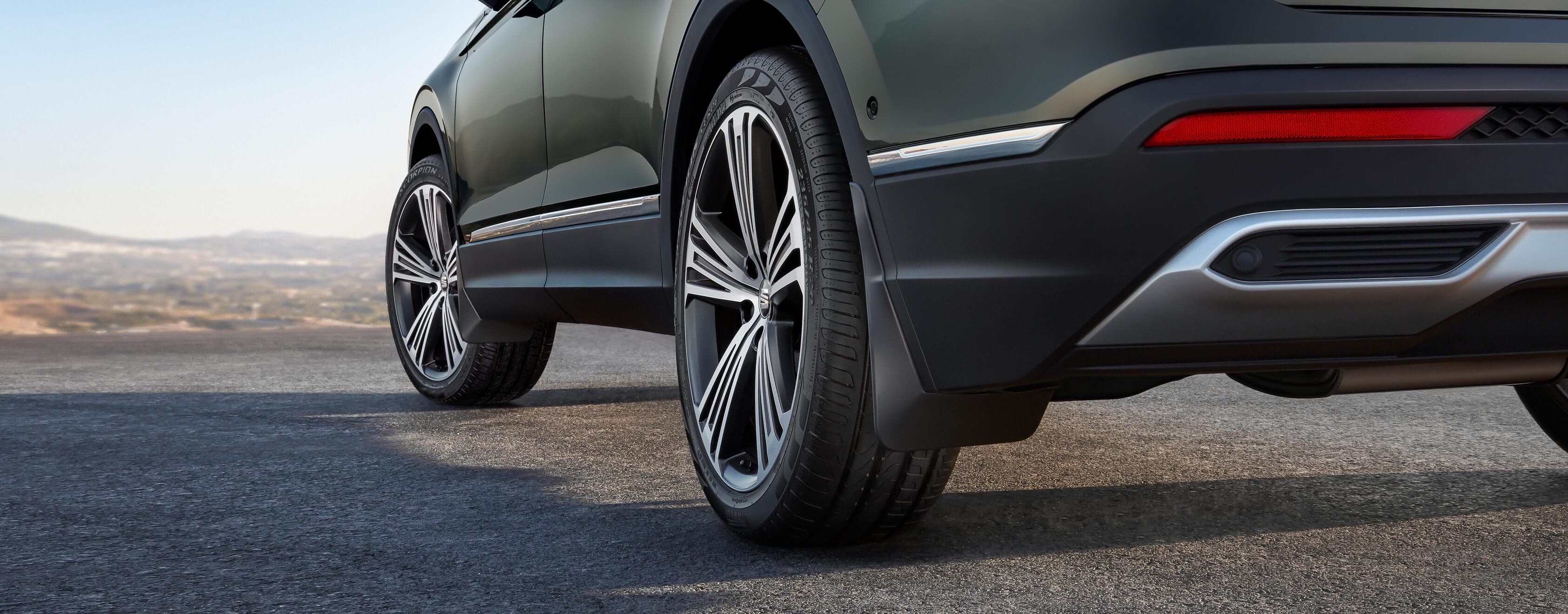 Naujojo 7 vietų SUV SEAT Tarraco purvasargiai