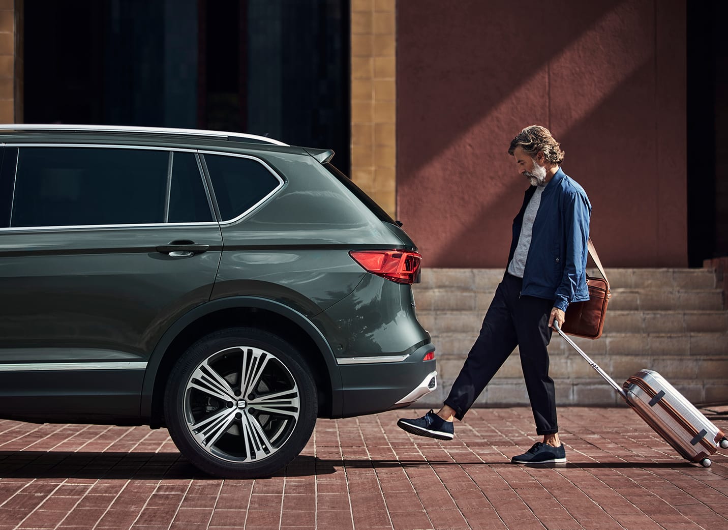 Naujojo 7 vietų SUV SEAT Tarraco bagažinė su virtualaus pedalo funkcija
