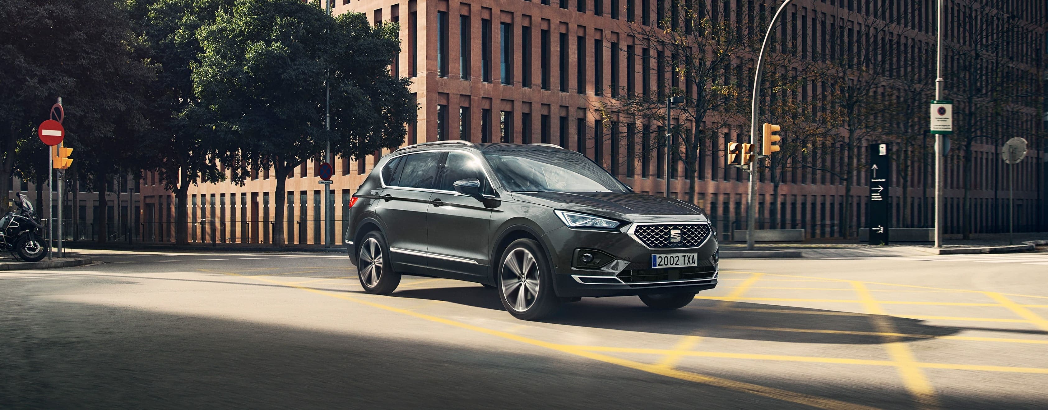 SEAT Tarraco SUV 7 seater front view of car 