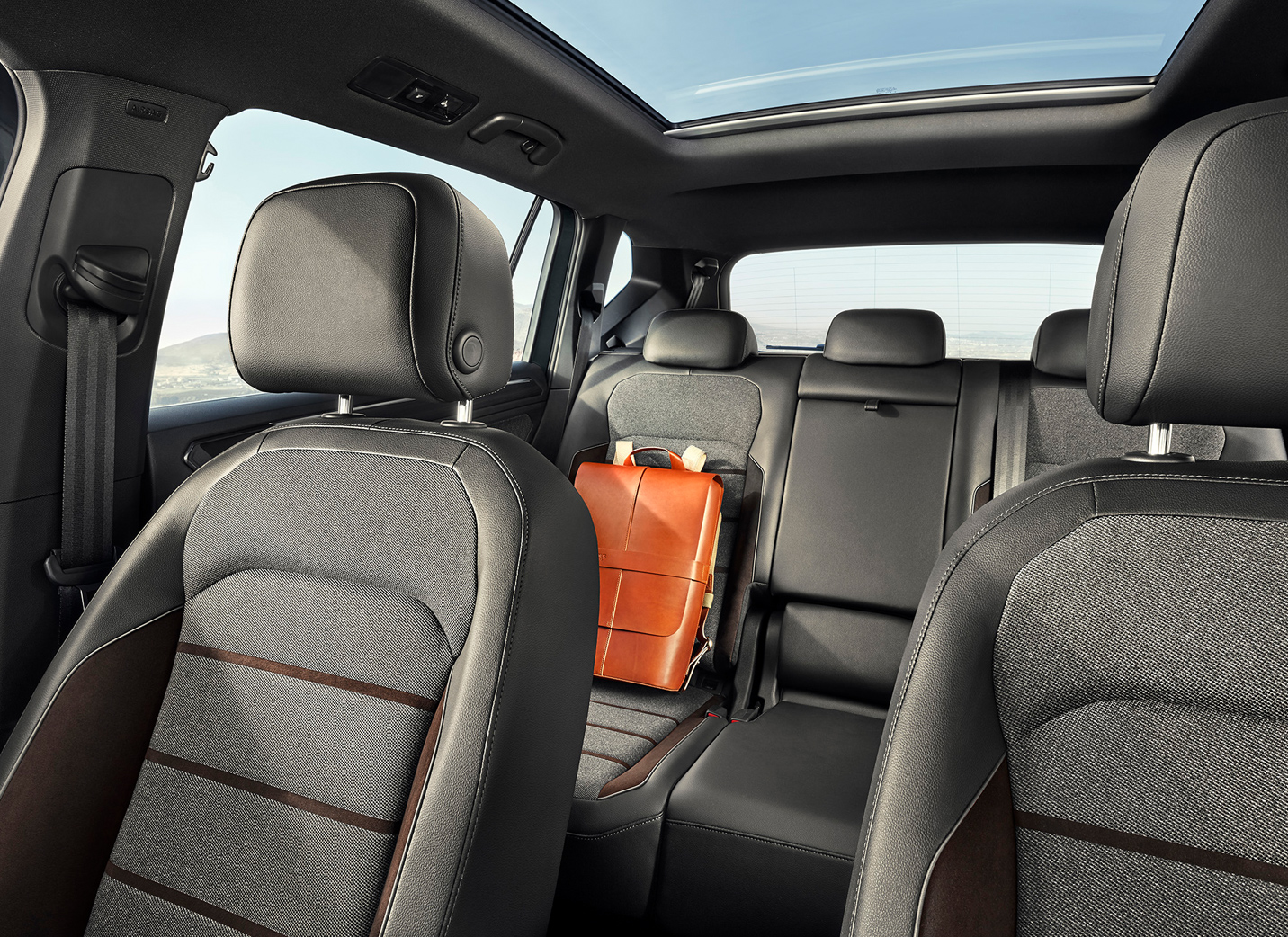 Naujojo 7 vietų SUV SEAT Tarraco automatinė 3 zonų klimato sistema