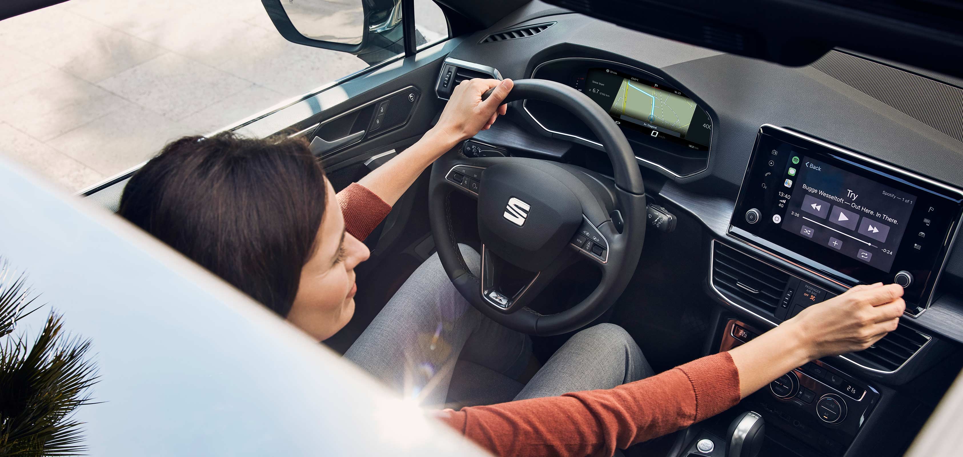 Naujojo 7 vietų SUV SEAT Tarraco belaidis telefono įkroviklis